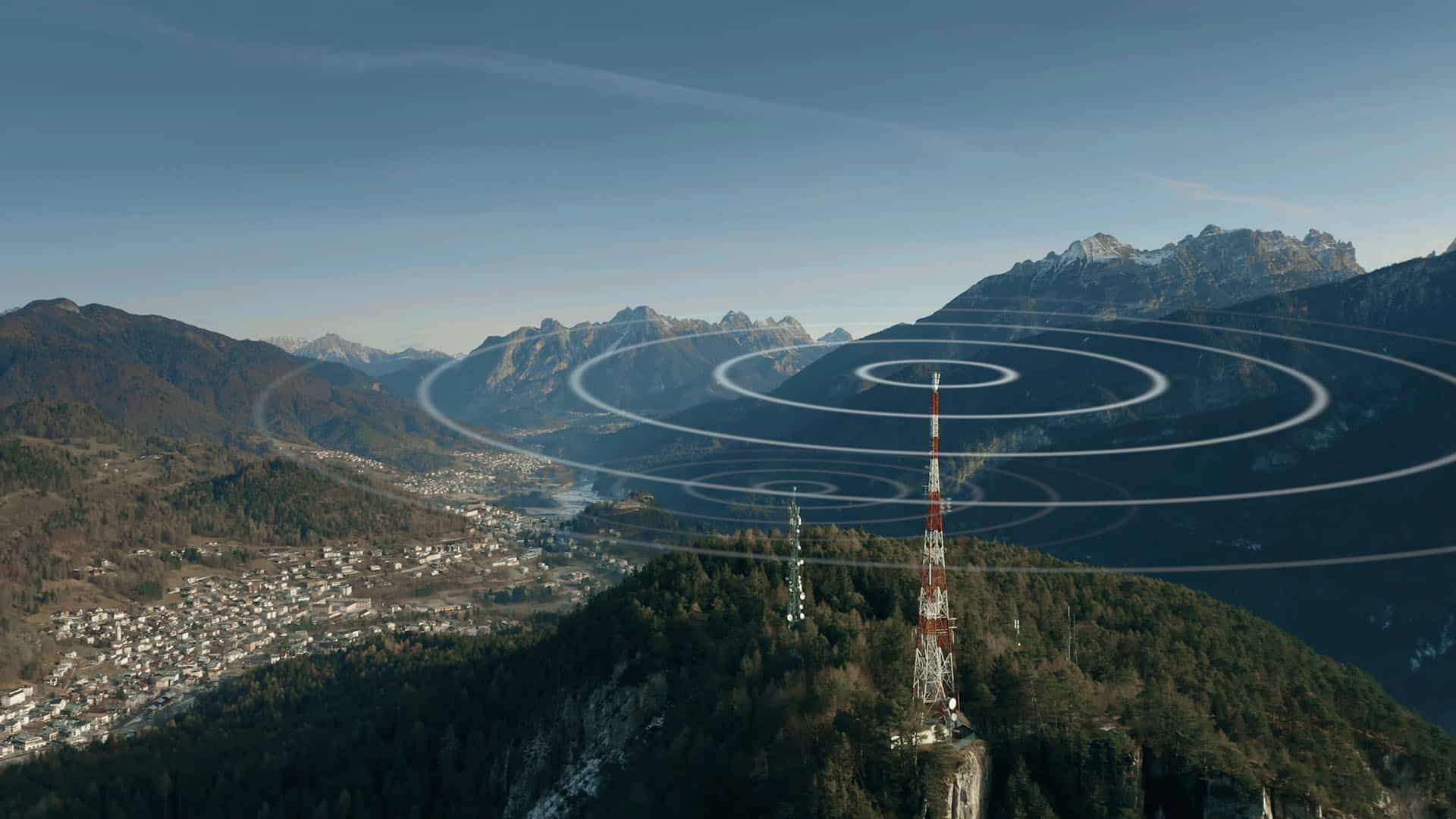 Riding on the millimeter-wave for enhanced 5G customer experiences